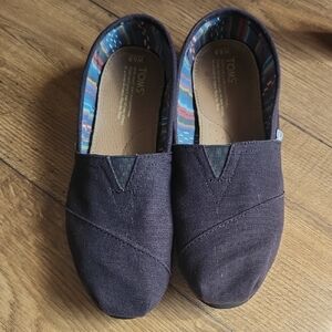 Tom's Canvas Slip-on's